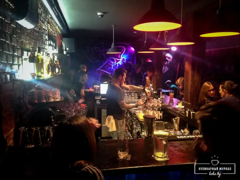 Заведения: «Z-bar» на Карла Маркса, зомби-бар с спорными коктейлями