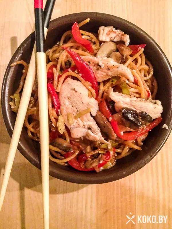 Instagram: Ароматная лапша с овощами по-азиатски — домашний рецепт