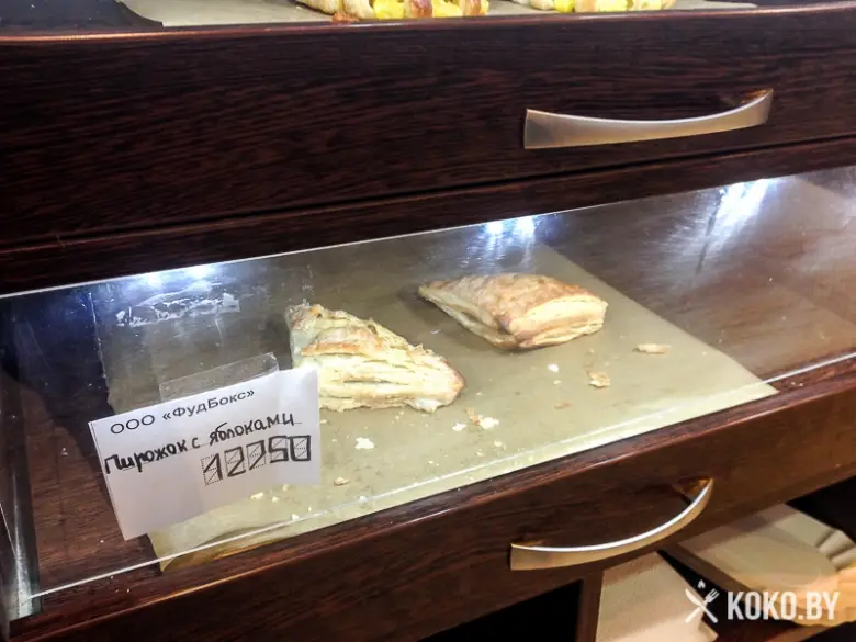 Заведения: 2 в 1 кафе+магазин «FOODBOX (ФУДБОКС)» — дешевый кофе и хот-доги в ТЦ на Немиге