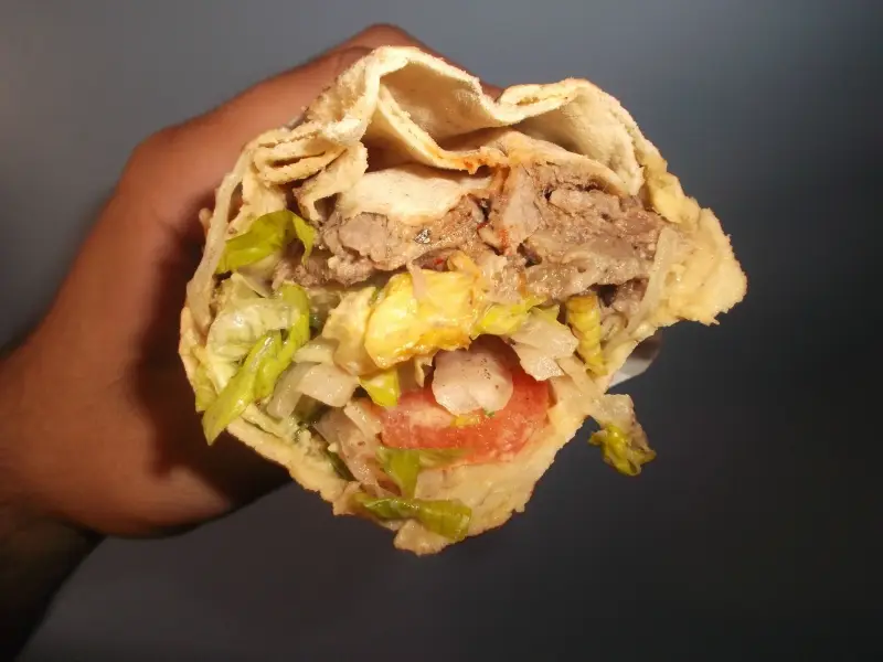 Заведения: В поисках самой вкусной шаурмы: восточное кафе «Shawarma Mazaj (Шаурма Мазаж)» в ТРЦ Галилео