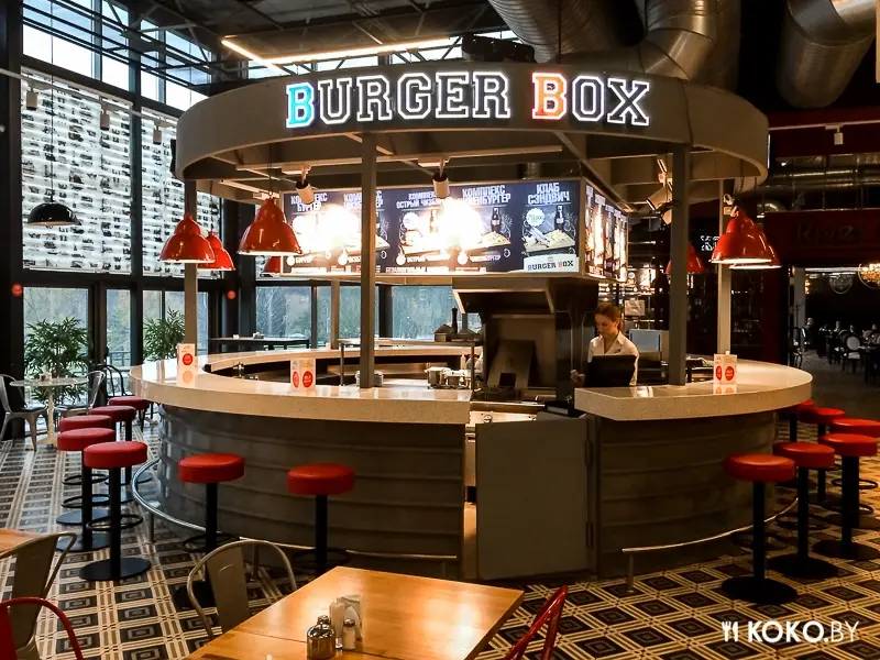Заведения: «BURGER BOX» — лавка с бургерами, под крышей ресторанного комплекса «Food Republic»