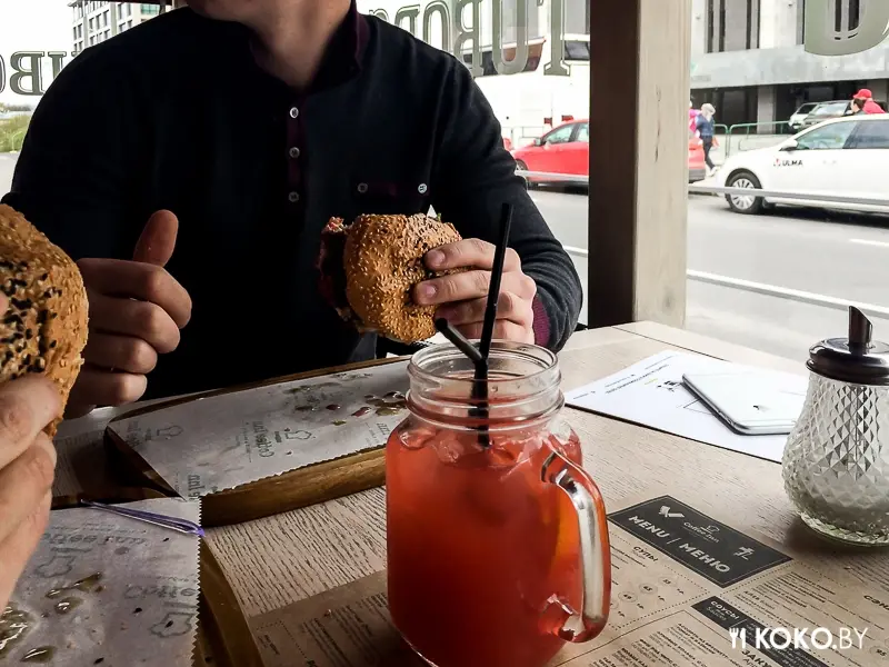Заведения: Сегодня мы охотимся на редкий вид бургеров в снэк-баре «Coffee inn (Кофе ин)»