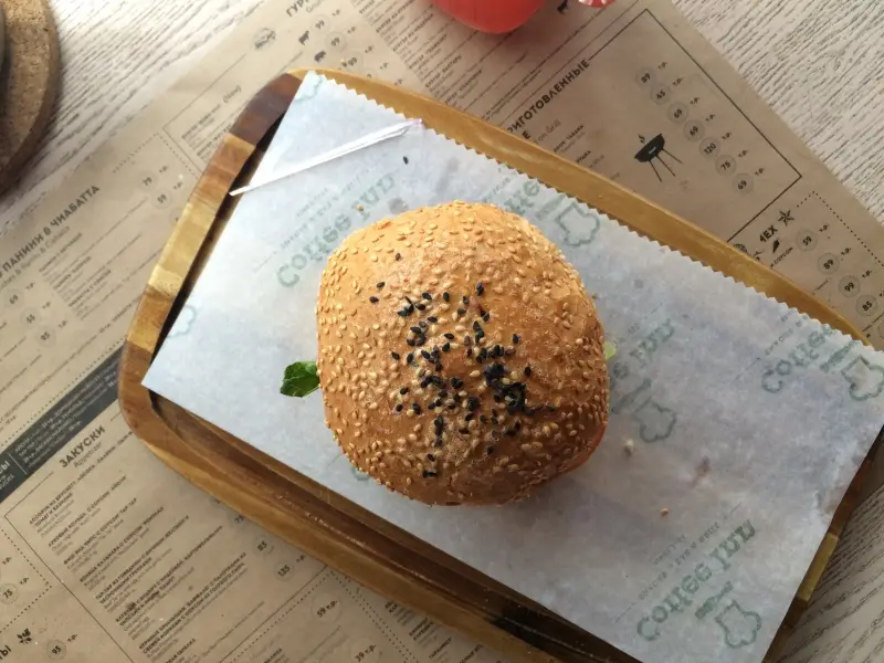 Заведения: Сегодня мы охотимся на редкий вид бургеров в снэк-баре «Coffee inn (Кофе ин)»