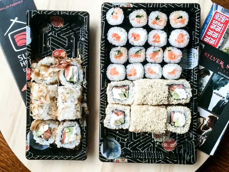 Заведения: Доверяй, но проверяй: «Sushi House» — повлияет ли скидка в 50% на роллы со свежим лососем на их качество?