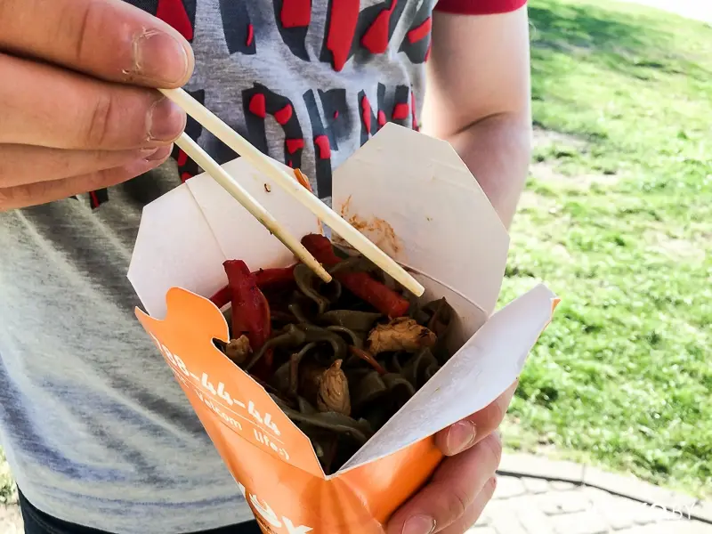 Заведения: Доставка китайской еды «WOK (Вок)» — когда коробка с лапшой действительно большая, но толку мало!