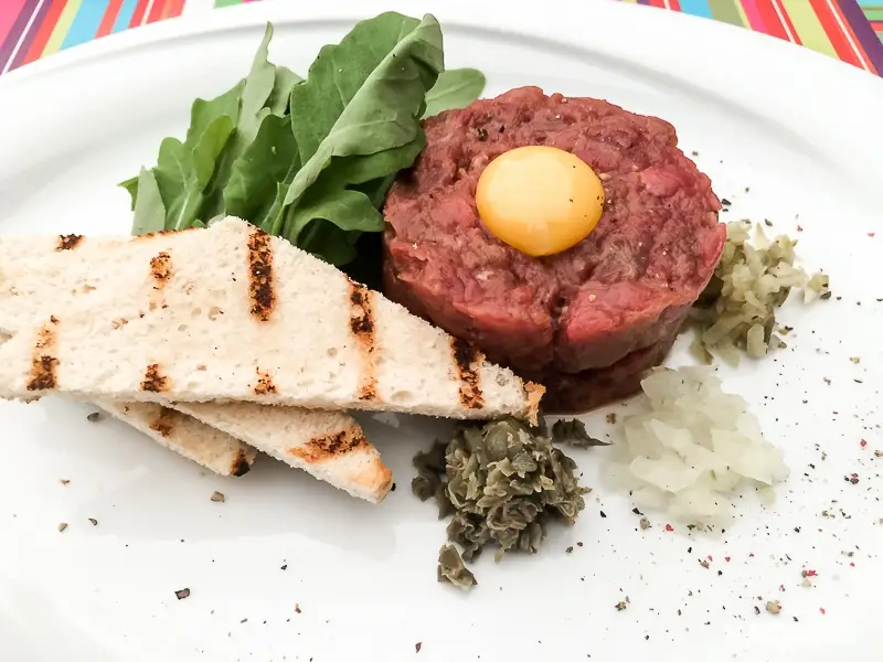 Заведения: Кафе-бар «Фрески» — отличная кухня, более-менее вменяемые цены и невнимательный персонал