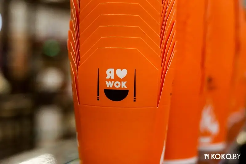 Заведения: Китайскую коробочку с лапшой от WOK теперь можно отведать на «Фуд Репаблике»