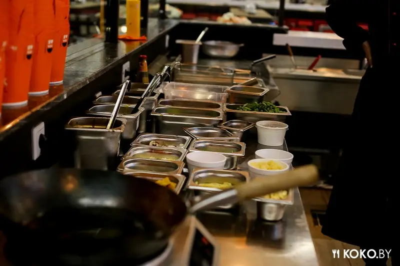 Заведения: Доставка китайской еды «WOK (Вок)» — когда коробка с лапшой действительно большая, но толку мало!