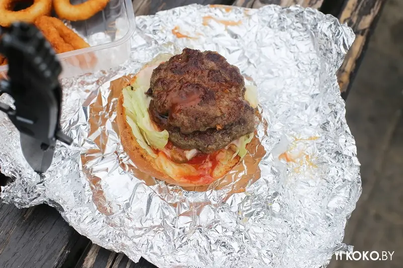 Заведения: «Dodo Burger (Додо Бургер)» — бургеры на Комаровском рынке практически как дома