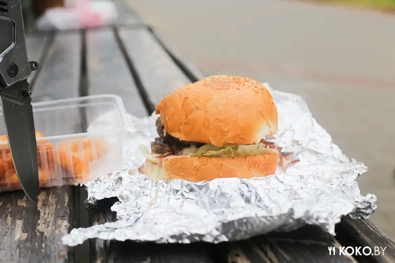 Заведения: «Dodo Burger (Додо Бургер)» — бургеры на Комаровском рынке практически как дома