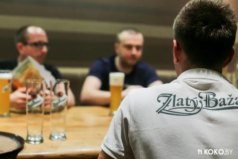 Минск: Heineken представил новый сорт пшеничного нефильтрованного пива под маркой Zlat? Ba?ant