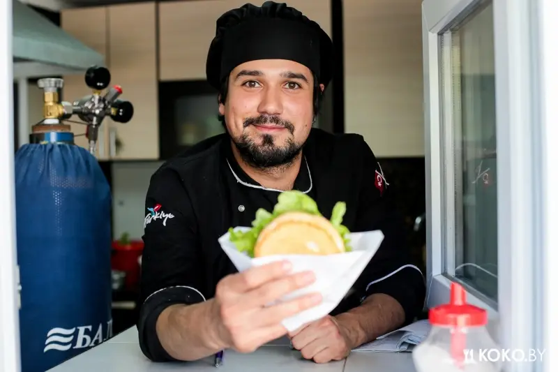 Заведения: «Dodo Burger (Додо Бургер)» — бургеры на Комаровском рынке практически как дома