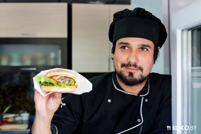 Заведения: «Dodo Burger (Додо Бургер)» — бургеры на Комаровском рынке практически как дома