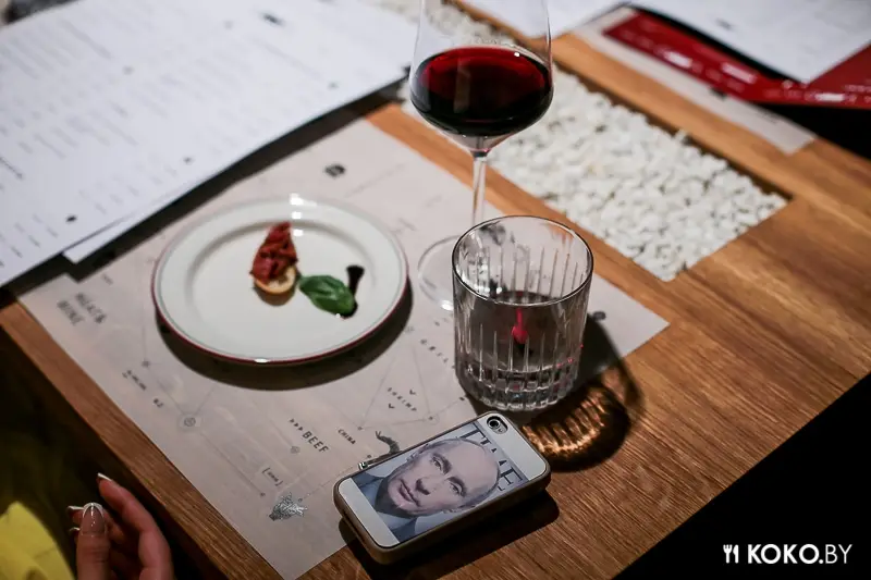 Заведения: Только вино, только мясо: новый,  стейк-хаус «YARD» в Советском районе