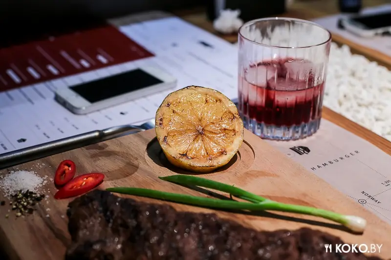 Заведения: Только вино, только мясо: новый,  стейк-хаус «YARD» в Советском районе