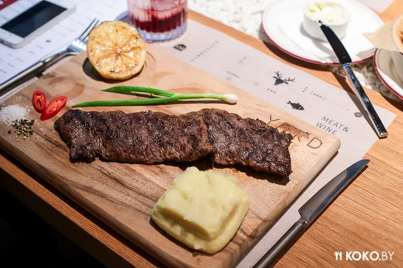 Заведения: Только вино, только мясо: новый,  стейк-хаус «YARD» в Советском районе