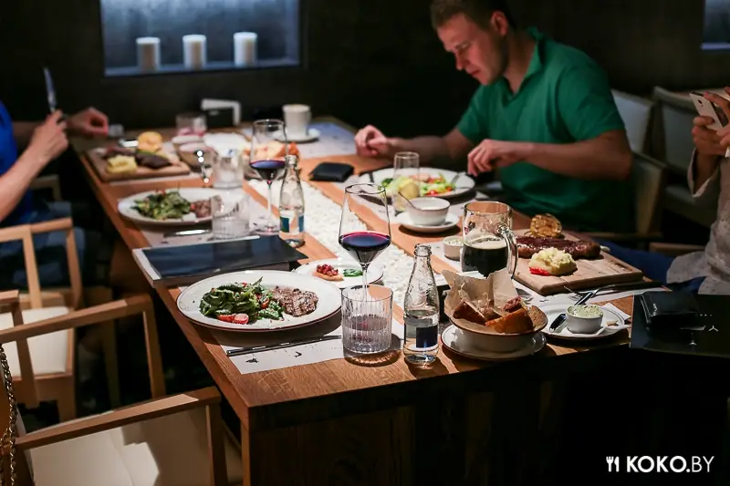 Заведения: Только вино, только мясо: новый,  стейк-хаус «YARD» в Советском районе