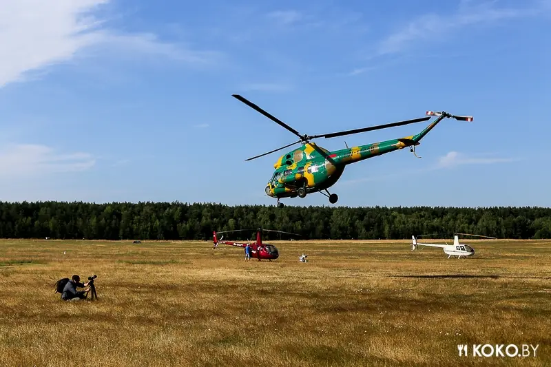 Фотоотчеты: Эко мороженое за 50 000, шашлык, френч-доги и бургеры. Авиафестиваль на аэродроме Боровая