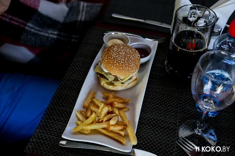 Заведения: Новый хозяин, новый повар, а теперь ещё и бургеры. Как прошел БургерFEST в кафе «Boulevard»