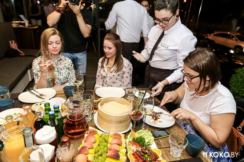 Фотоотчеты: Взгляд изнутри: как прошёл восьмой день рождения компании «Суши Вёсла»