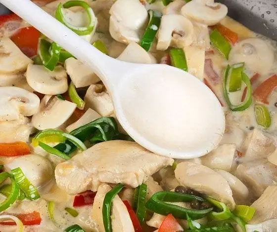 Птица: Курица с овощами и рисом