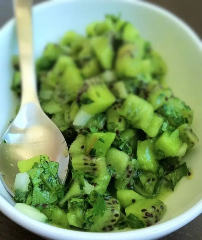 Соусы: Мятный соус сальса из киви к мясу