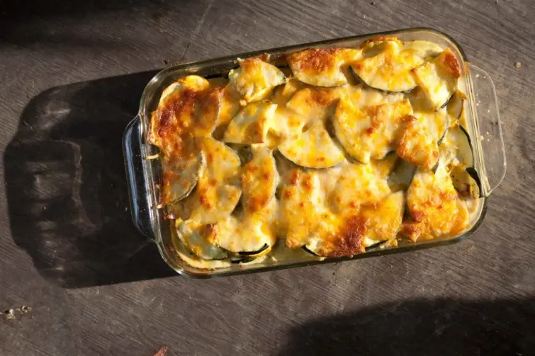 Рецепты: Кабачки запеченные с сыром под горчичным соусом