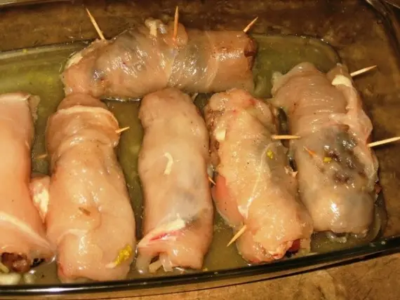 Птица: ФОТО РЕЦЕПТ: Куриные рулеты с черносливом и печенью