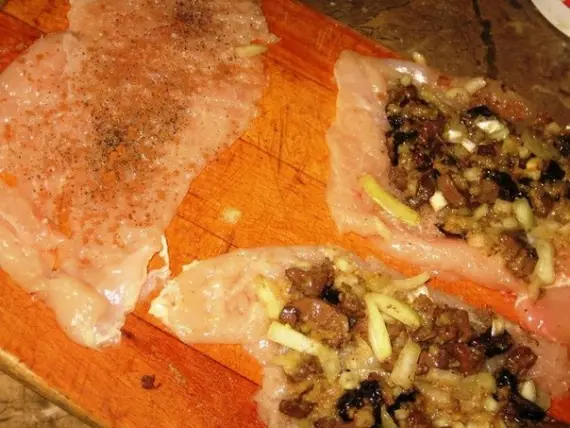 Птица: ФОТО РЕЦЕПТ: Куриные рулеты с черносливом и печенью