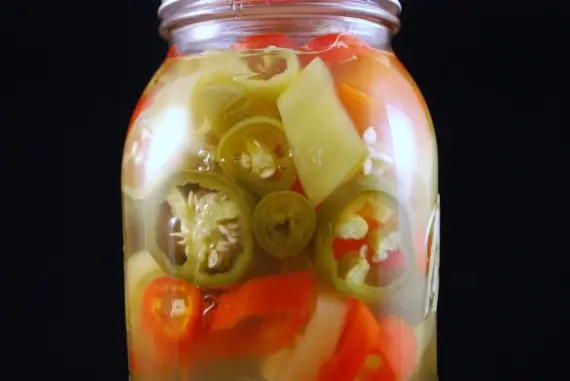 Кухни мира: Армянская кухня: Горький квашеный перец цицак