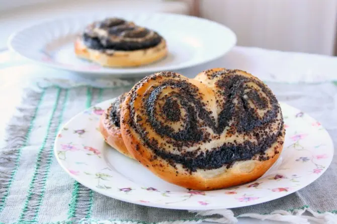 Выпечка: Наркотическая сдобма: Насыщенная маковая булочка