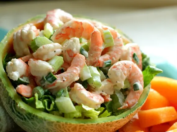 Салаты: Салат из морепродуктов Нептун