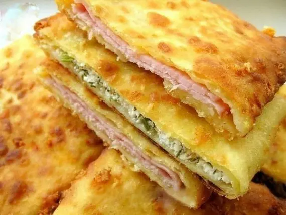 Закуски: Сырные лепешки с начинкой