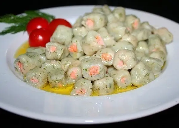 HomeMade: Картофельные клёцки с форелью и укропом