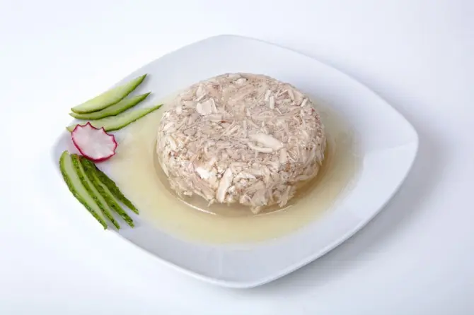 Легкая и диетическая закуска - Куриный холодец