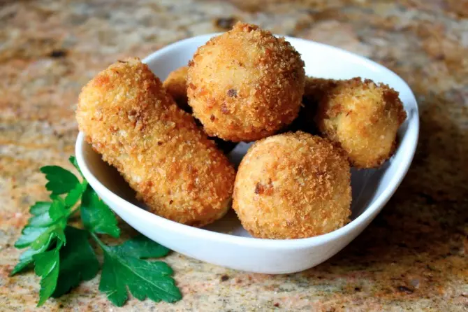 Рецепты: Картофельные шарики с сыром и грибами