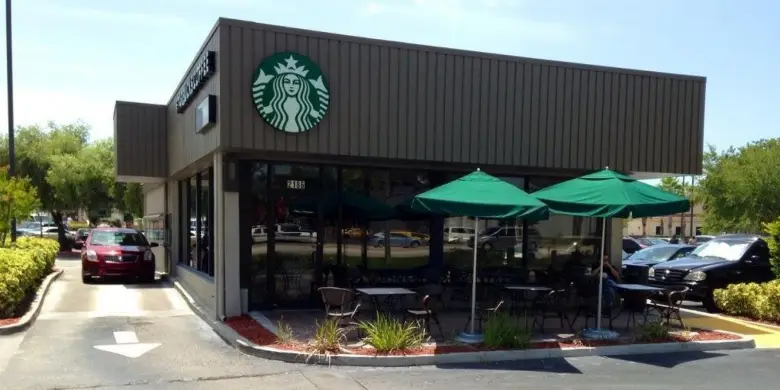 Новости: Оригинальная акция в американском Starbucks, почти 400 человек купили кофе следующему в очереди