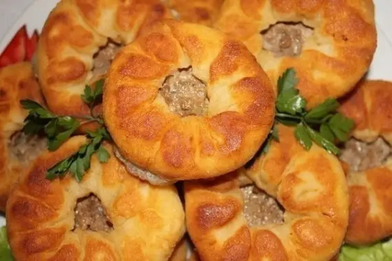 Выпечка: Бабушкин рецепт - сочные беляши