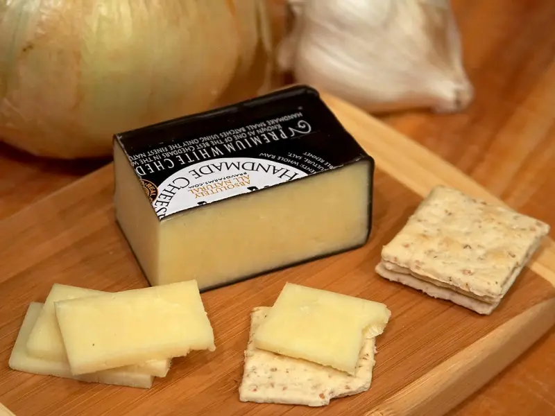 Продукты: Что мы не знали про сыр Чеддер?