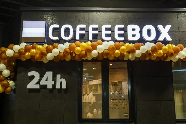 Минск: CoffeBOX решил ввести продажу стаканчиков после жалобы посетителя