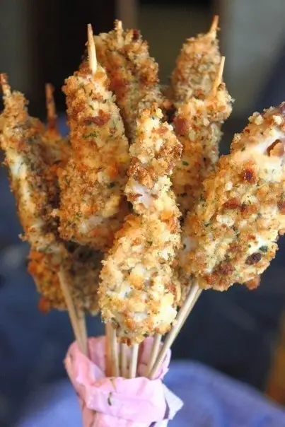 Птица: Запеченная курица на шпажках