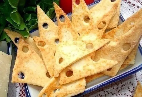 Закуски: Сырные крекеры