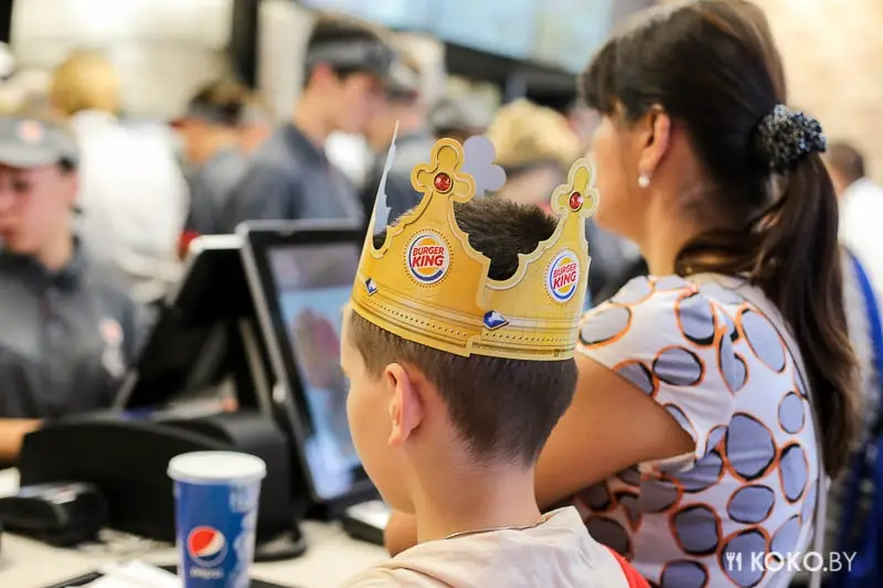 Заведения: Дикие очереди, Вопперы, безлимитная Pepsi — в Минске открылся первый ресторан «Burger King»