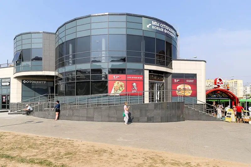 Минск: Откроется ли в срок? Что творится внутри нового куриного ресторана «KFC»