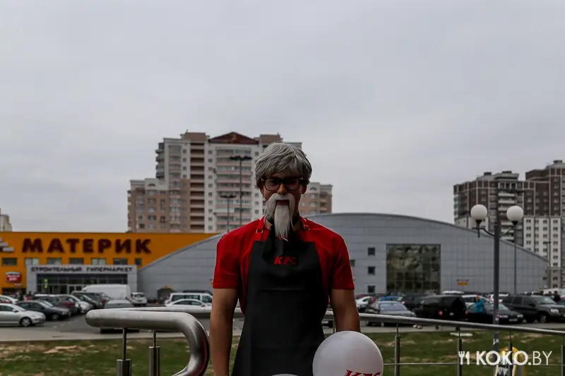 Заведения: Куриный фастфуд, дикие очереди и очень быстрое обслуживание – официальное открытие ресторана «KFC»