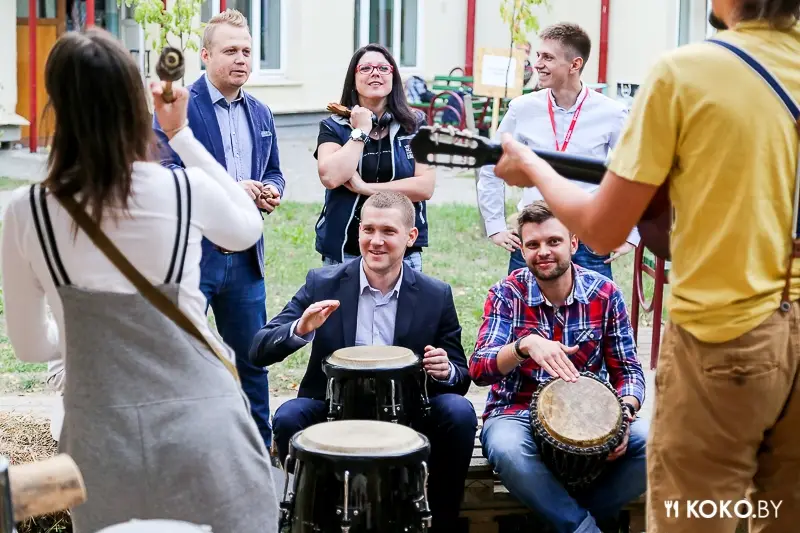 Фотоотчеты: Пиво, сушеная рыба и фисташки. Как прошла презентация нового сорта пива – темный «Kult»