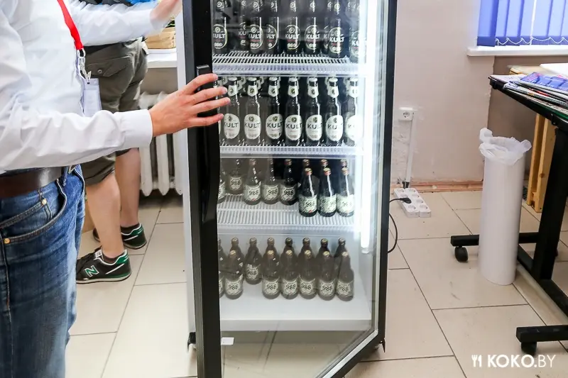 Фотоотчеты: Пиво, сушеная рыба и фисташки. Как прошла презентация нового сорта пива – темный «Kult»