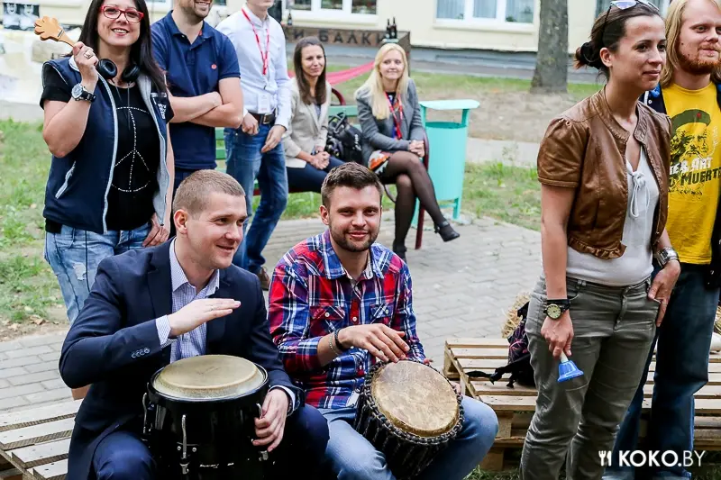 Фотоотчеты: Пиво, сушеная рыба и фисташки. Как прошла презентация нового сорта пива – темный «Kult»
