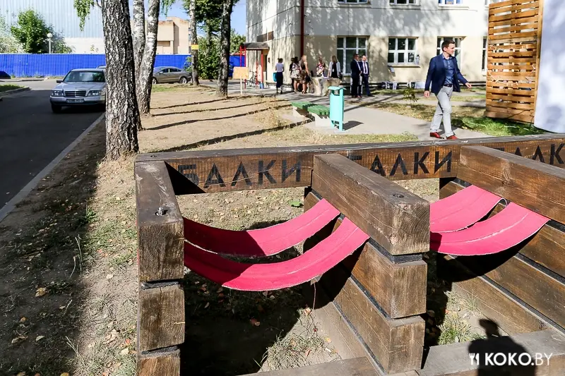 Фотоотчеты: Пиво, сушеная рыба и фисташки. Как прошла презентация нового сорта пива – темный «Kult»
