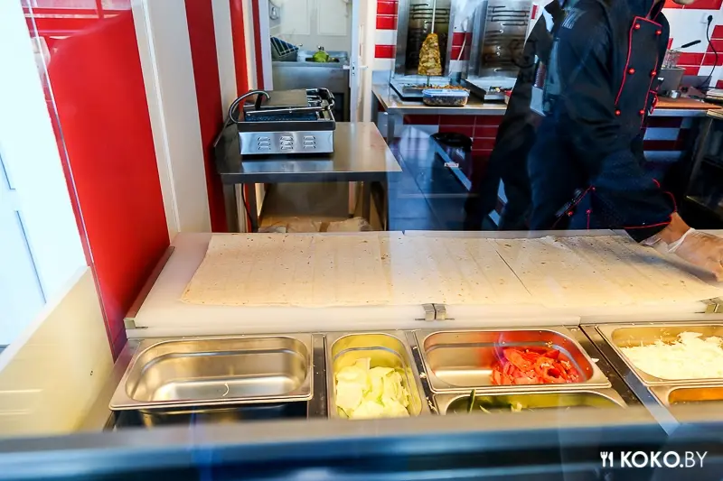 Заведения: Кафе «Doner kebab» – кебабы, фалафель, восточные бургеры. 24 часа в сутки, 7 дней в неделю